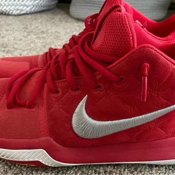 Nike ‘Red Suede’ Kyrie 3’s Sz 11 - Picture 3 of 12